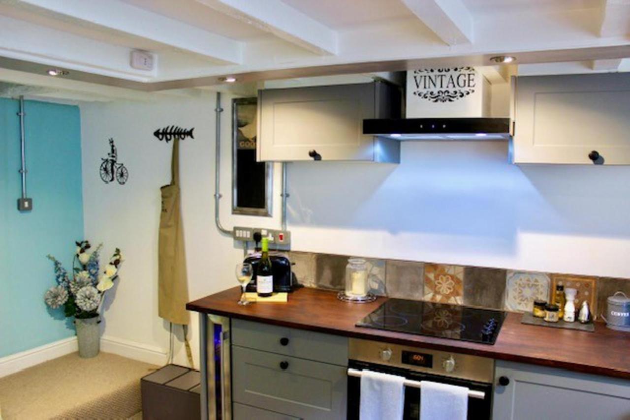 Boutique Fisherman'S Grade II Listed Cottage Scarborough Exterior photo